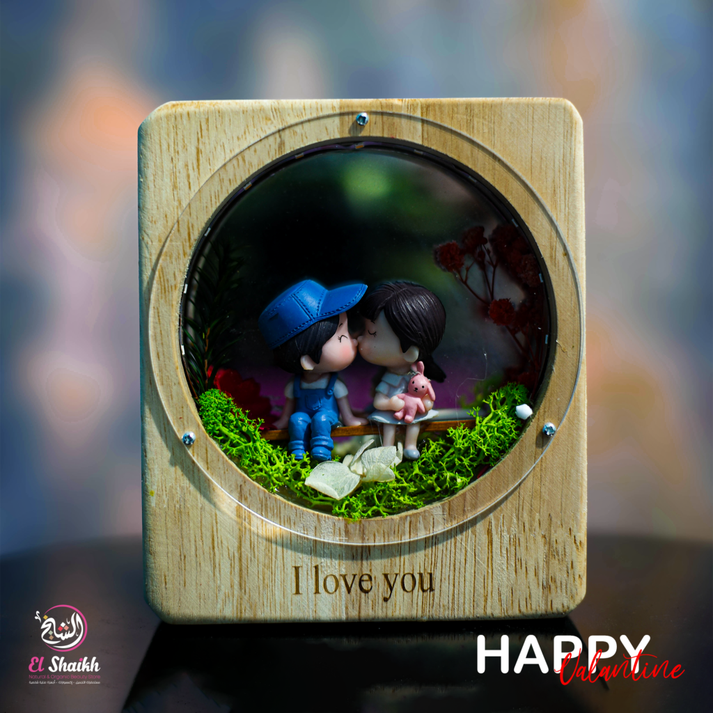 بلورة - كابلز في برواز خشبي مضئ